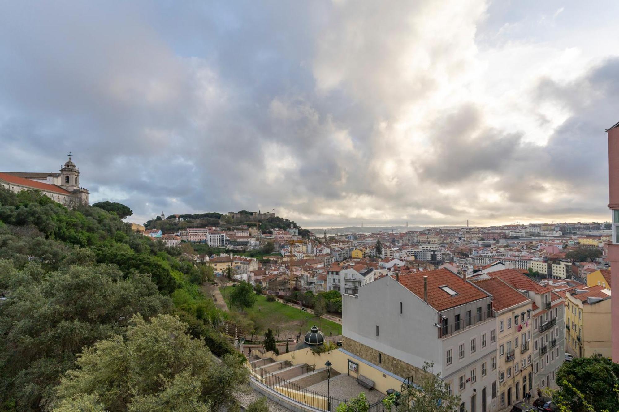 Superb Apartments Overlooking Graca In Lisboa Ngoại thất bức ảnh