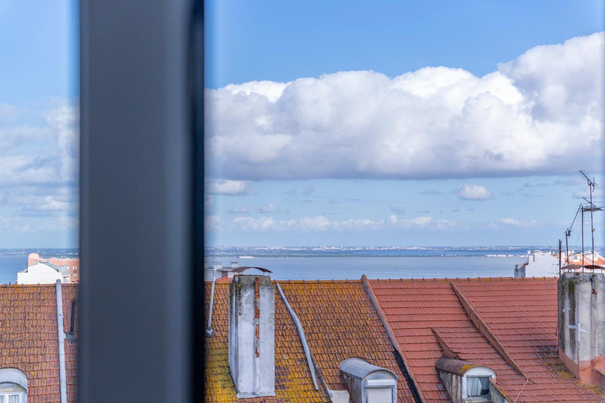 Superb Apartments Overlooking Graca In Lisboa Phòng bức ảnh